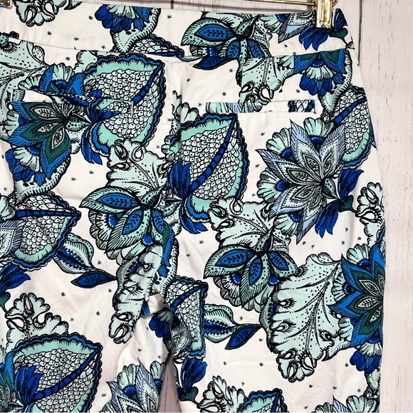 : Ann Taylor Petite Curvy Printed Capris - Size 6P - Eco-Chic Fashion - Picture 6 of 6